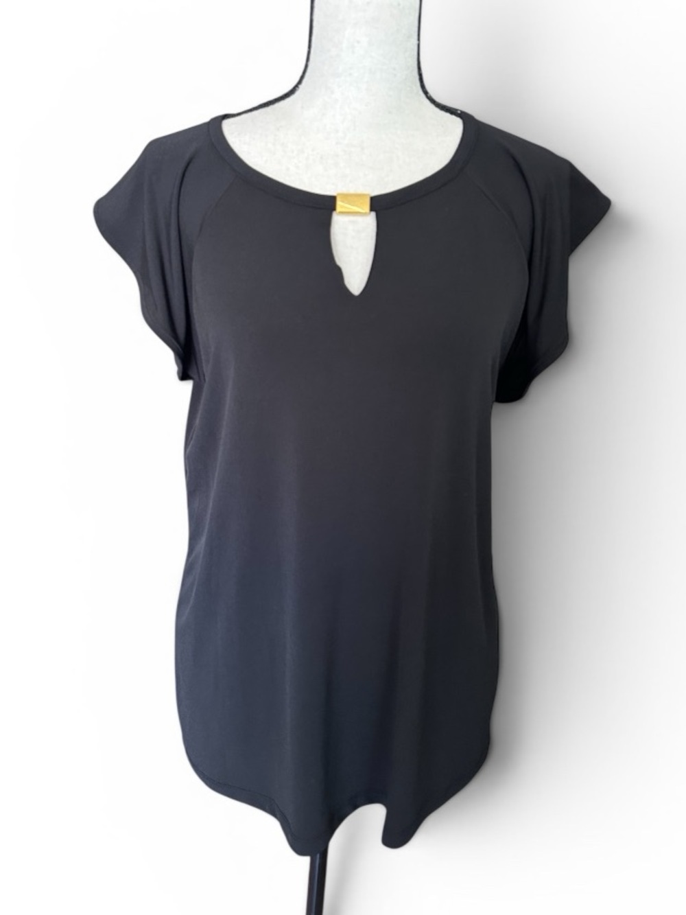 Liz Claiborne Black Cap-Sleeve Keyhole Top with Gold Accent Size Medium